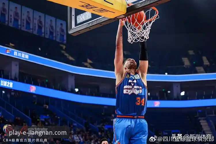 江南体育APP支持 皮特森38分导演逆转,CBA焦点战深度评测:江南体育APP如何呈现一场跌宕起伏的篮球盛宴